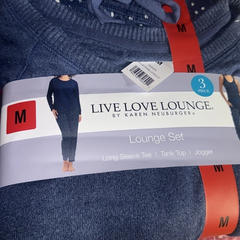 BRAND NEW WOMEBS LOUNGE SET SIZE MEDIUM FOR SALE NICE FOR HOLIDAY SEASON - Picture 6 of 6